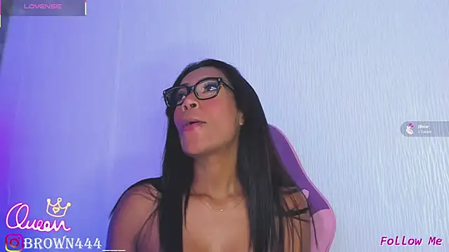  naomibrown  online show from May 6, 2026, 3:57 am