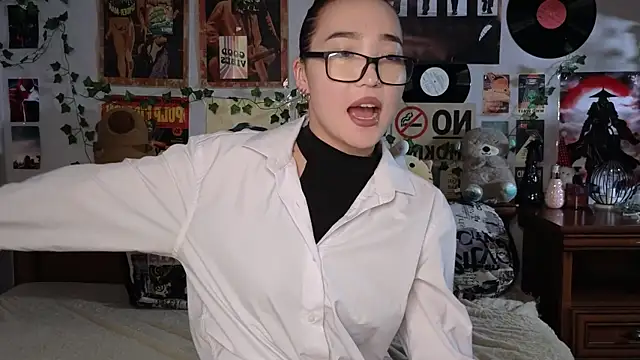 OdetteBiddy online show from November 7, 2025, 8:20 pm