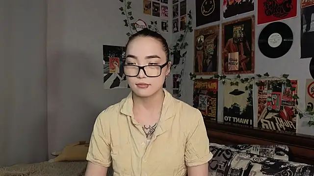 Snapshot of OdetteBiddy chatting on November 21, 2025, 8:18 pm OdetteBiddy online show from November 21, 2025, 8:18 pm