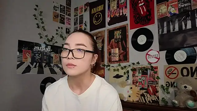 Snapshot of OdetteBiddy chatting on December 3, 2025, 8:18 pm OdetteBiddy online show from December 3, 2025, 8:18 pm