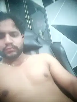 Kartikkartik8595 online show from March 15, 2026, 9:32 pm