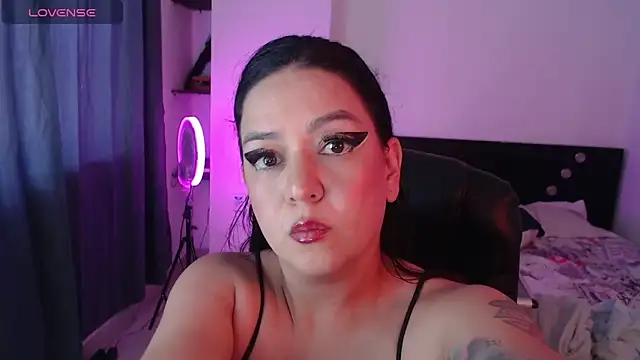 Snapshot of Abbyjoness21 chatting on December 22, 2025, 6:38 pm Abbyjoness21 online show from December 22, 2025, 6:38 pm