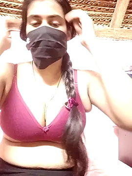 Snapshot of umairahaasan_1 chatting on October 25, 2025, 10:12 am umairahaasan 1 online show from October 25, 2025, 10:12 am