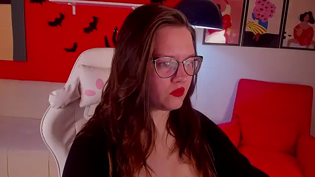 HelenDanvers online show from October 26, 2025, 9:59 am