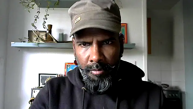 frenchblackc31 online show from September 24, 2025, 8:17 am