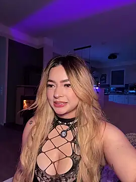 Snapshot of OriannaFox chatting on December 17, 2025, 9:10 pm OriannaFox online show from December 17, 2025, 9:10 pm