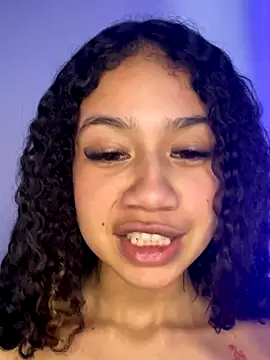 Snapshot of jadee8 chatting on October 24, 2025, 9:22 pm jadee8 online show from October 24, 2025, 9:22 pm