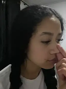 Snapshot of jadee8 chatting on February 20, 2026, 12:40 am jadee8 online show from February 20, 2026, 12:40 am