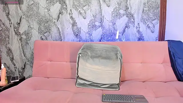 MiiaaCollinss online show from September 11, 2025, 2:39 pm