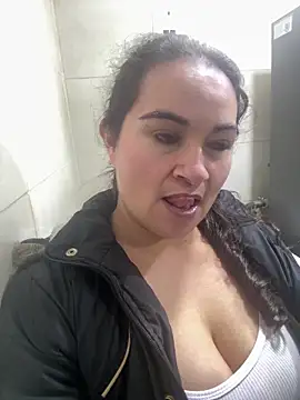 Snapshot of StefiAlizon70 chatting on February 27, 2026, 12:32 am StefiAlizon70 online show from February 27, 2026, 12:32 am