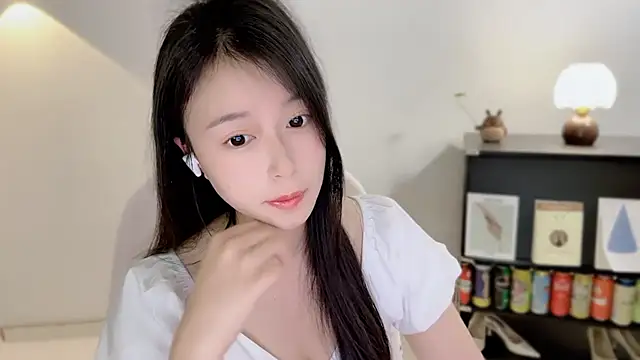 Onechestnut online show from April 2, 2026, 3:04 am