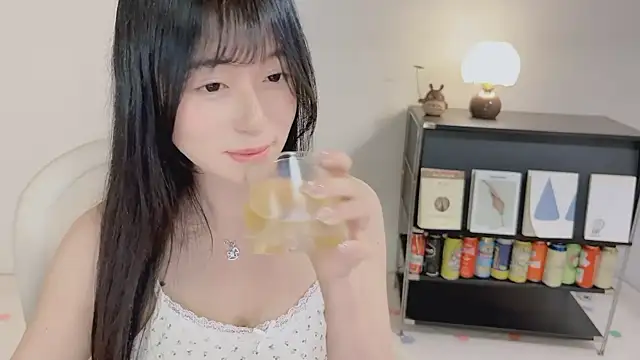 Onechestnut online show from May 18, 2026, 5:08 pm