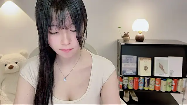 Onechestnut online show from June 25, 2026, 5:12 am