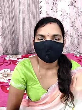 Snapshot of Lalitha-1995 chatting on September 28, 2025, 9:36 am Lalitha-1995 online show from September 28, 2025, 9:36 am