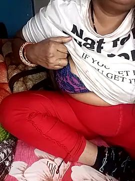 Snapshot of Heart-Kavya chatting on December 14, 2025, 5:18 pm Heart-Kavya online show from December 14, 2025, 5:18 pm