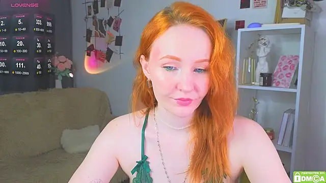 Snapshot of JoyceJones chatting on October 14, 2025, 7:36 pm JoyceJones online show from October 14, 2025, 7:36 pm