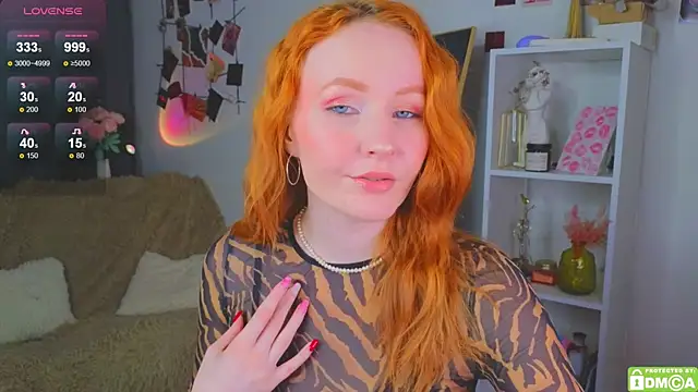 Snapshot of JoyceJones chatting on October 18, 2025, 7:14 pm JoyceJones online show from October 18, 2025, 7:14 pm