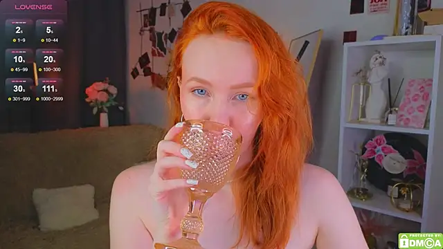 Snapshot of JoyceJones chatting on November 8, 2025, 8:18 pm JoyceJones online show from November 8, 2025, 8:18 pm