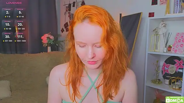 Snapshot of JoyceJones chatting on November 27, 2025, 9:28 pm JoyceJones online show from November 27, 2025, 9:28 pm