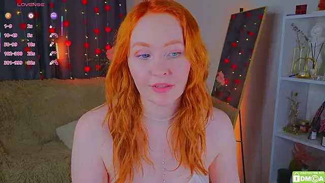 Snapshot of JoyceJones chatting on February 17, 2026, 8:37 pm JoyceJones online show from February 17, 2026, 8:37 pm