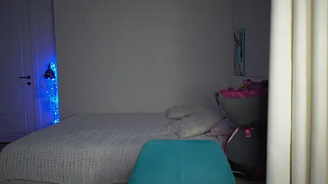 Snapshot of EwelynScott chatting on November 17, 2025, 6:03 pm EwelynScott online show from November 17, 2025, 6:03 pm