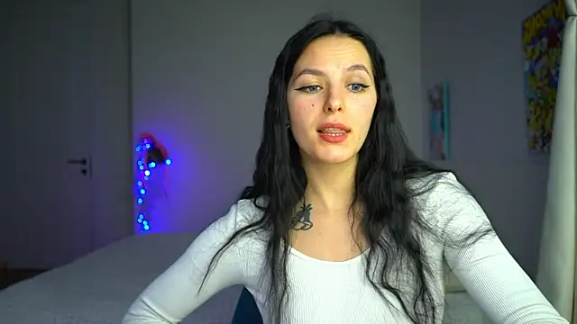 Snapshot of EwelynScott chatting on December 15, 2025, 1:37 pm EwelynScott online show from December 15, 2025, 1:37 pm