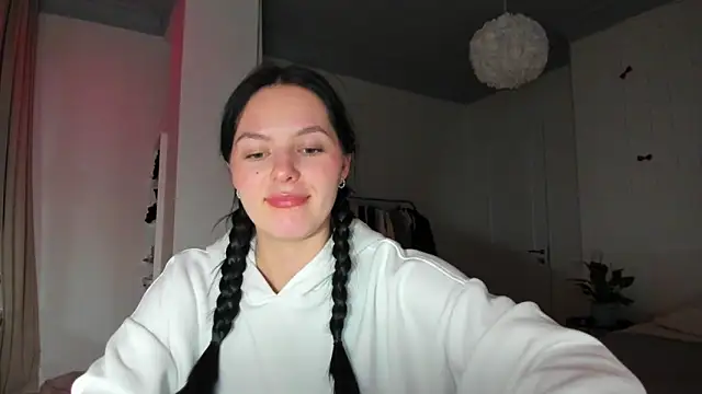 Snapshot of EwelynScott chatting on February 12, 2026, 4:13 pm EwelynScott online show from February 12, 2026, 4:13 pm