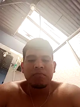 Snapshot of Oscariin96 chatting on February 7, 2026, 4:43 pm Oscariin96 online show from February 7, 2026, 4:43 pm