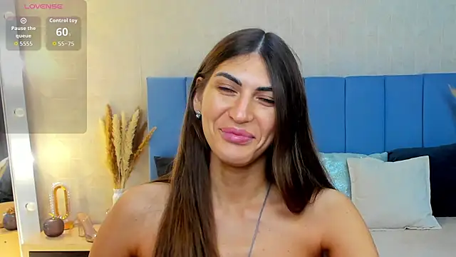 MaggieTurner online show from September 15, 2025, 1:38 am