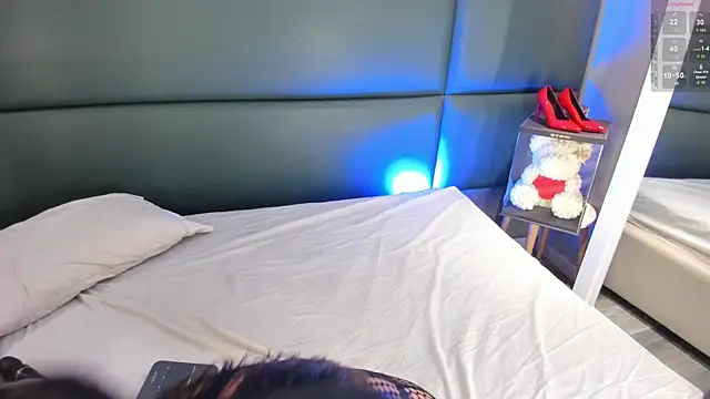 alexamonroe  online show from September 15, 2025, 9:37 pm