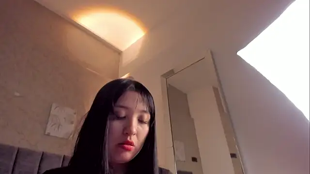 Lunaa bellaa online show from November 25, 2025, 7:36 pm