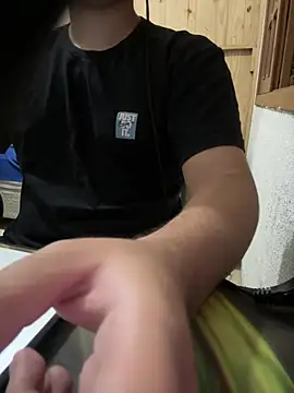 Brinquedo-da-zoe online show from February 24, 2026, 1:47 am