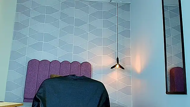 Aly Loving online show from November 11, 2025, 8:20 pm