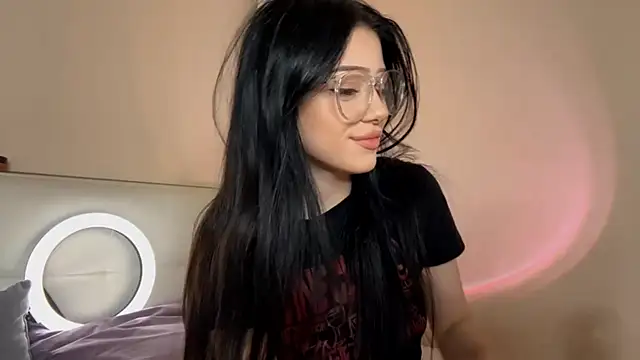 Snapshot of KateHardcastle chatting on October 21, 2025, 3:35 pm KateHardcastle online show from October 21, 2025, 3:35 pm