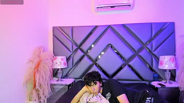 Snapshot of Milan_LewisS chatting on February 26, 2026, 12:26 pm Milan LewisS online show from February 26, 2026, 12:26 pm