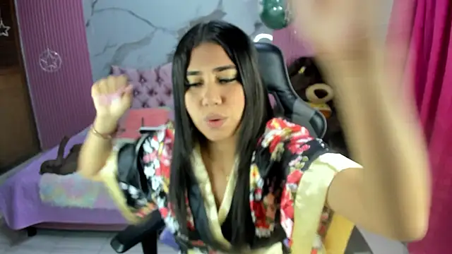 Snapshot of Mindy_19 chatting on February 8, 2026, 11:02 am Mindy 19 online show from February 8, 2026, 11:02 am