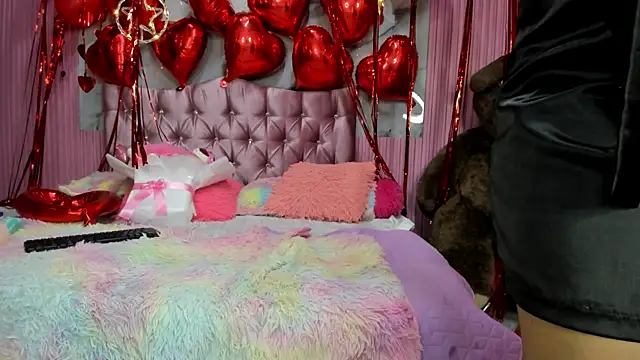 Snapshot of Mindy_19 chatting on February 13, 2026, 11:01 pm Mindy 19 online show from February 13, 2026, 11:01 pm