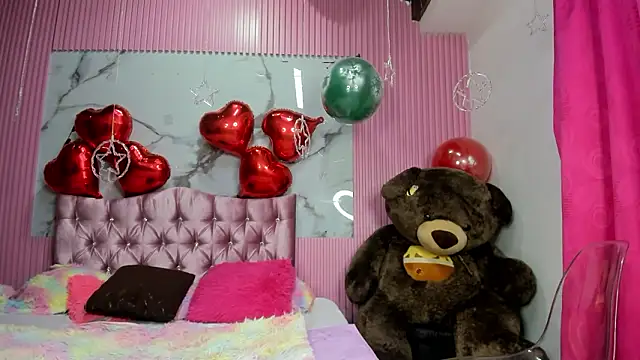 Snapshot of Mindy_19 chatting on March 21, 2026, 11:19 pm Mindy 19 online show from March 21, 2026, 11:19 pm