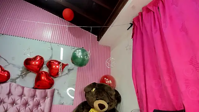 Snapshot of Mindy_19 chatting on March 23, 2026, 11:03 am Mindy 19 online show from March 23, 2026, 11:03 am