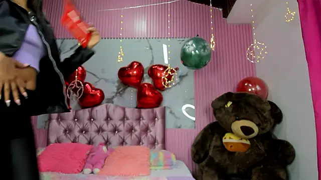 Snapshot of Mindy_19 chatting on March 28, 2026, 10:59 am Mindy 19 online show from March 28, 2026, 10:59 am