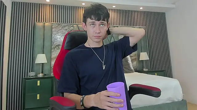 Snapshot of Michael_blue chatting on September 19, 2025, 7:58 pm Michael blue online show from September 19, 2025, 7:58 pm