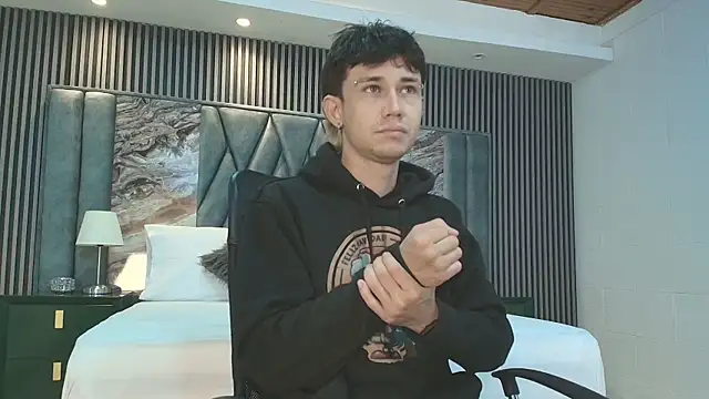 Snapshot of Michael_blue chatting on January 14, 2026, 12:00 pm Michael blue online show from January 14, 2026, 12:00 pm