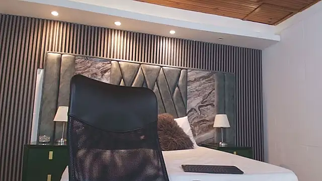 Snapshot of Michael_blue chatting on February 1, 2026, 9:13 pm Michael blue online show from February 1, 2026, 9:13 pm