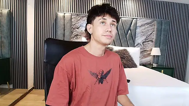 Snapshot of Michael_blue chatting on February 13, 2026, 7:43 pm Michael blue online show from February 13, 2026, 7:43 pm