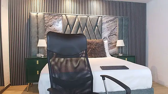 Snapshot of Michael_blue chatting on March 5, 2026, 7:21 pm Michael blue online show from March 5, 2026, 7:21 pm