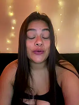 NattashaMore 0719 online show from December 21, 2025, 3:24 am