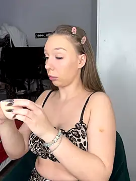 Snapshot of AlysonHuxley_ chatting on September 9, 2025, 5:12 pm AlysonHuxley online show from September 9, 2025, 5:12 pm