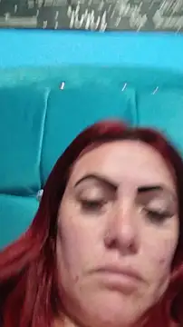 carolinhe  online show from November 25, 2025, 2:00 am