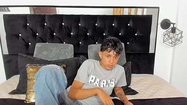 Sebas cat online show from October 16, 2025, 10:00 pm