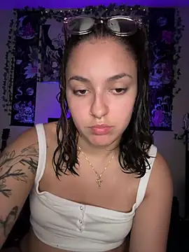Snapshot of babykalirose chatting on July 11, 2026, 2:36 am babykalirose online show from July 11, 2026, 2:36 am